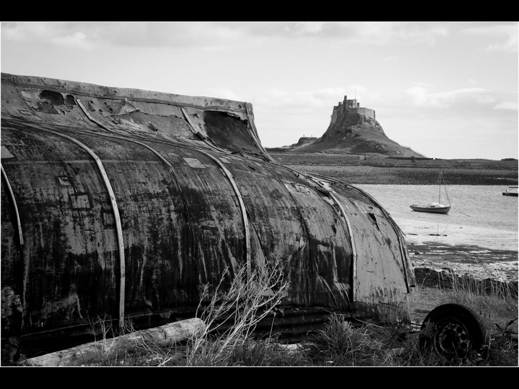 an image of Lindisfarne Isle showing the castle